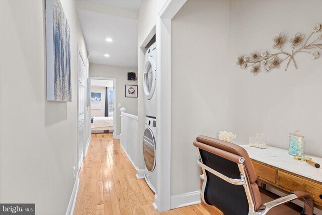 Building Photo - 2219 E Chase St