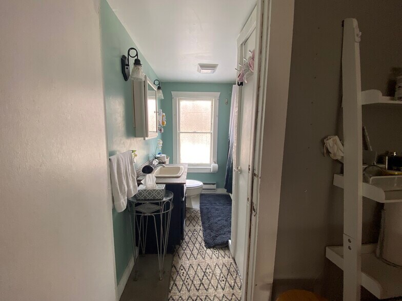 3rd floor bathroom - 1303 Wealthy St SE
