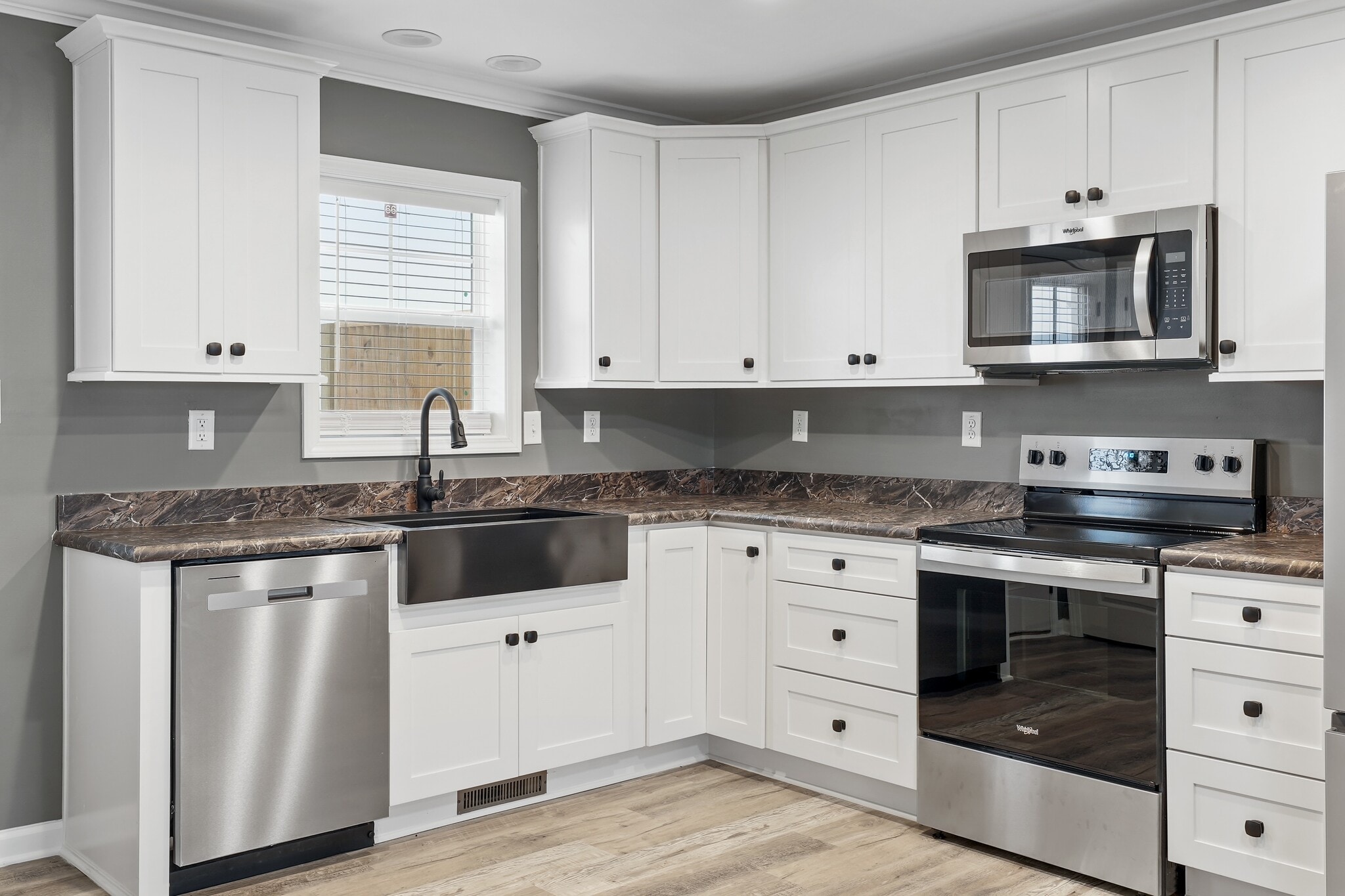 Building Photo - 1250 Bonneville Dr