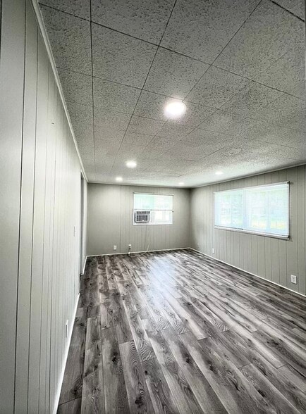 Living Room - 722 N 8th St