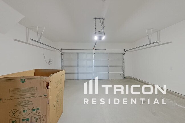 Building Photo - 2406 Carlow Ln
