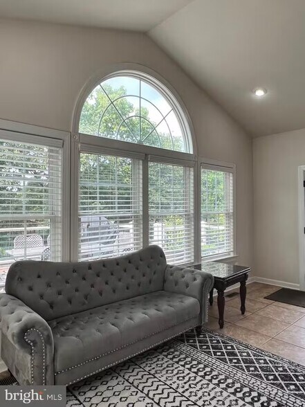 Building Photo - 44377 Stone Roses Cir