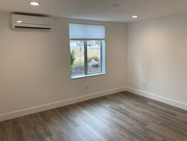 Building Photo - 404 N 1060 W