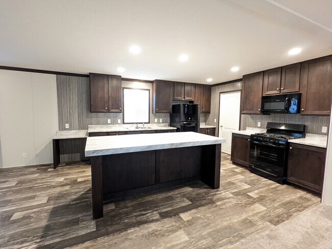 Building Photo - 177 Daisy Dr