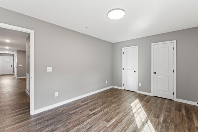 Building Photo - 111 Dixon Dr