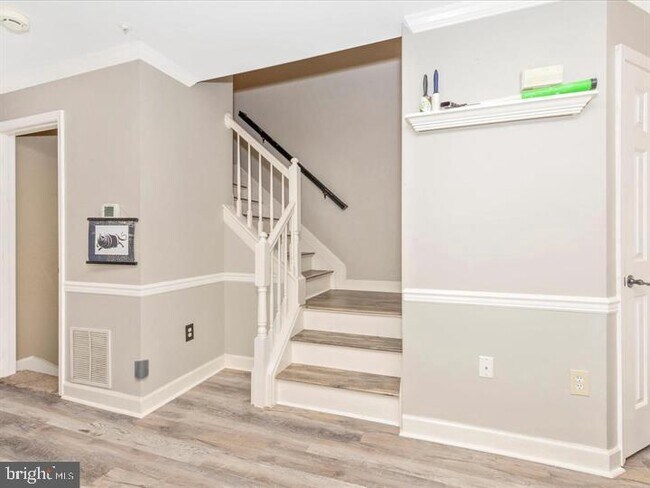 Building Photo - 6338 Towncrest Ct