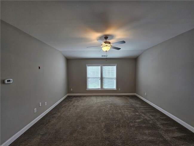 Building Photo - 3750 Thackary Dr
