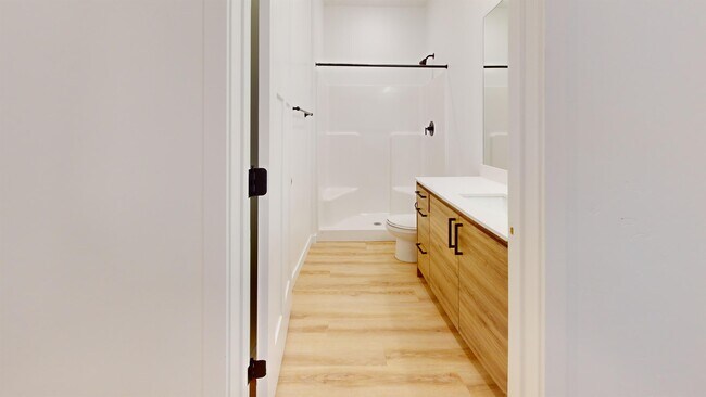 Building Photo - 1123 W 250 S