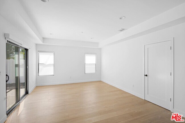 Building Photo - 5826 Craner Ave