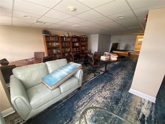 Building Photo - 531 N Ocean Blvd