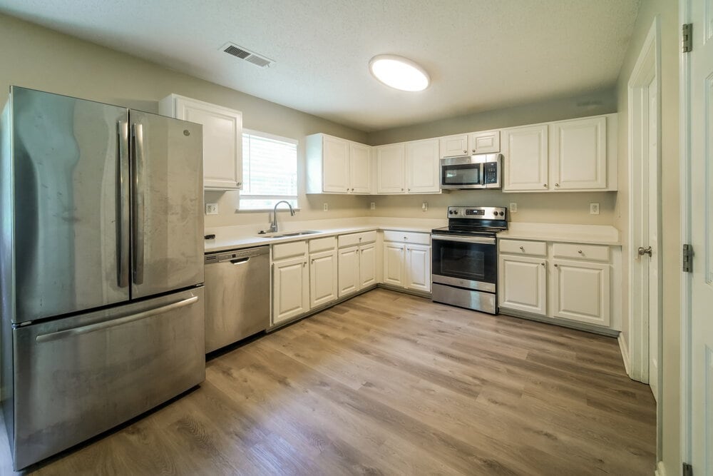 Building Photo - 1027 Sycamore Ln