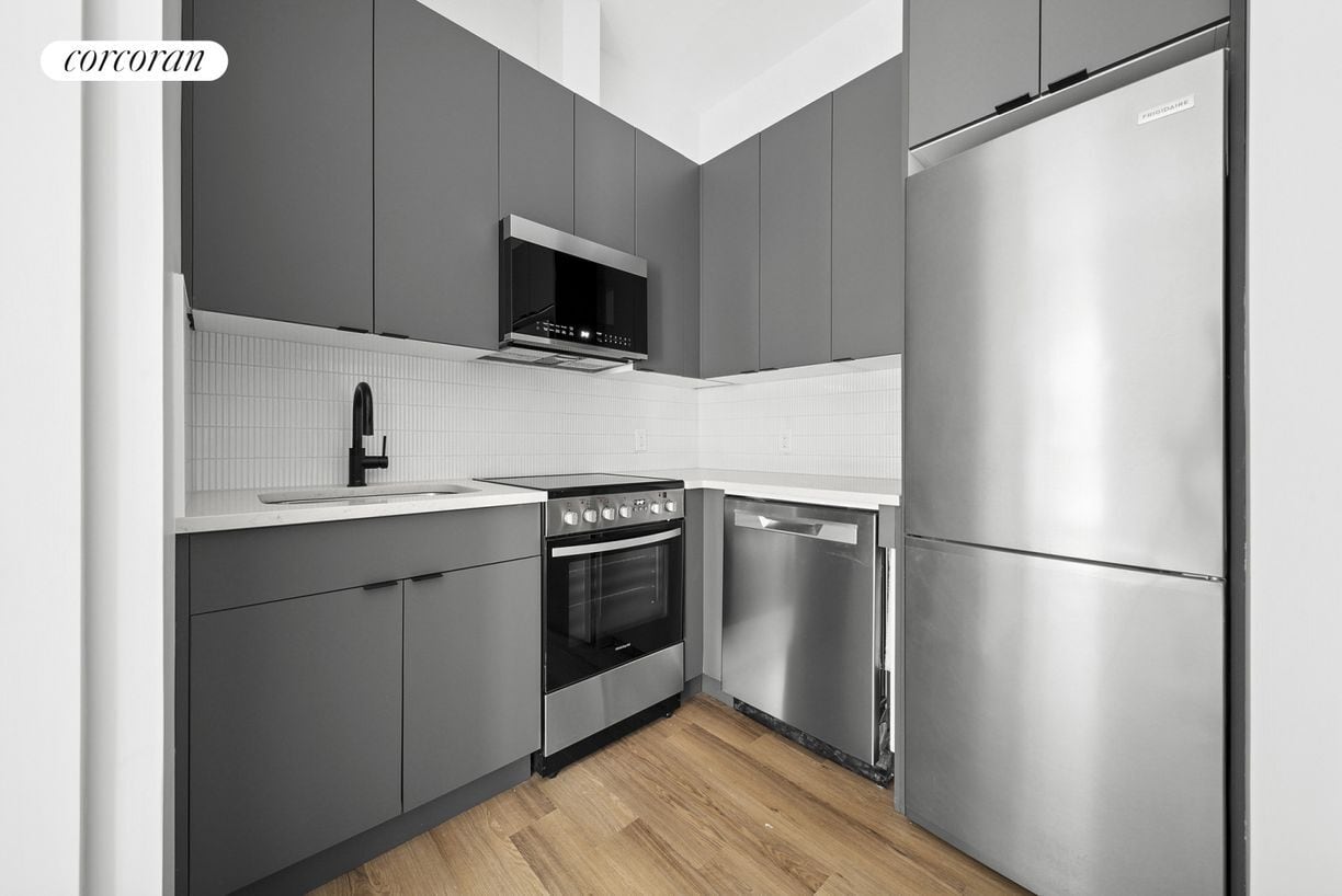 Building Photo - 317 W 51st St