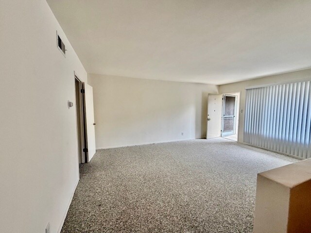 Building Photo - 220 S Doheny Dr