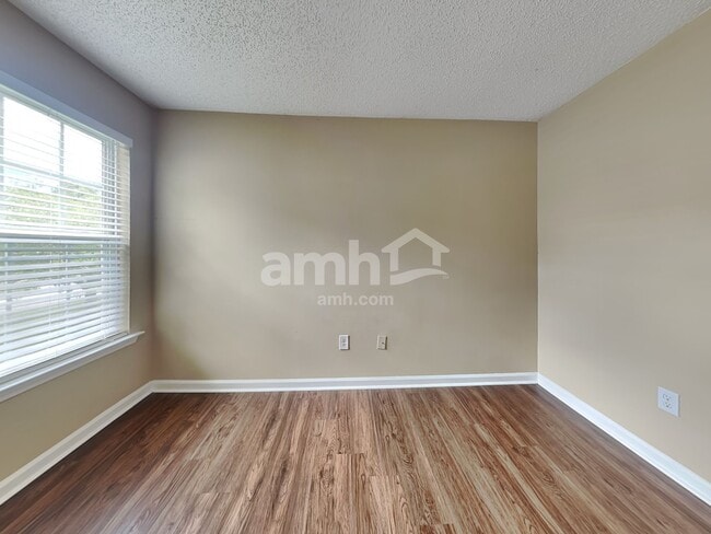 Building Photo - 182 Bonnie Woods Dr