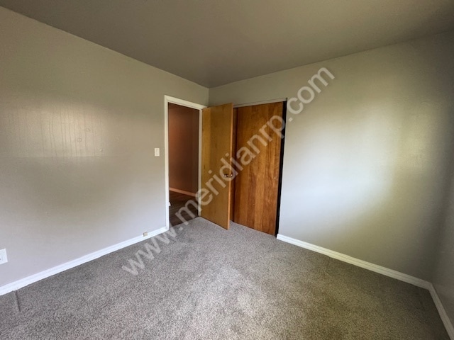 Building Photo - 2219 Drake Dr