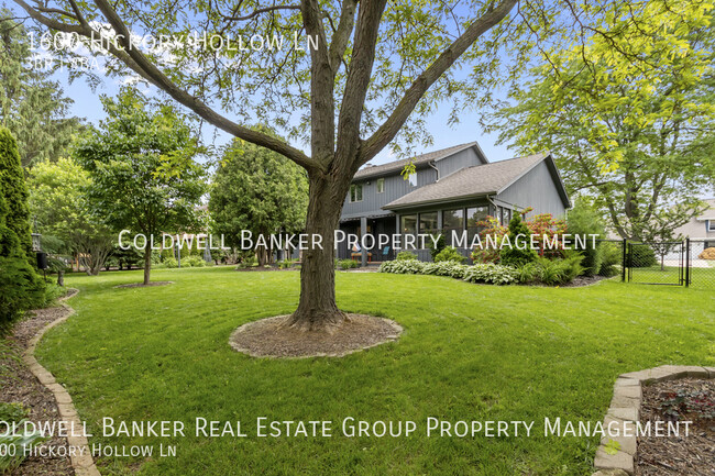 Building Photo - 1600 Hickory Hollow, Menasha
