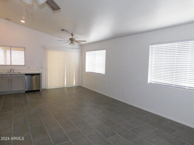 Building Photo - 2874 W Muriel Dr