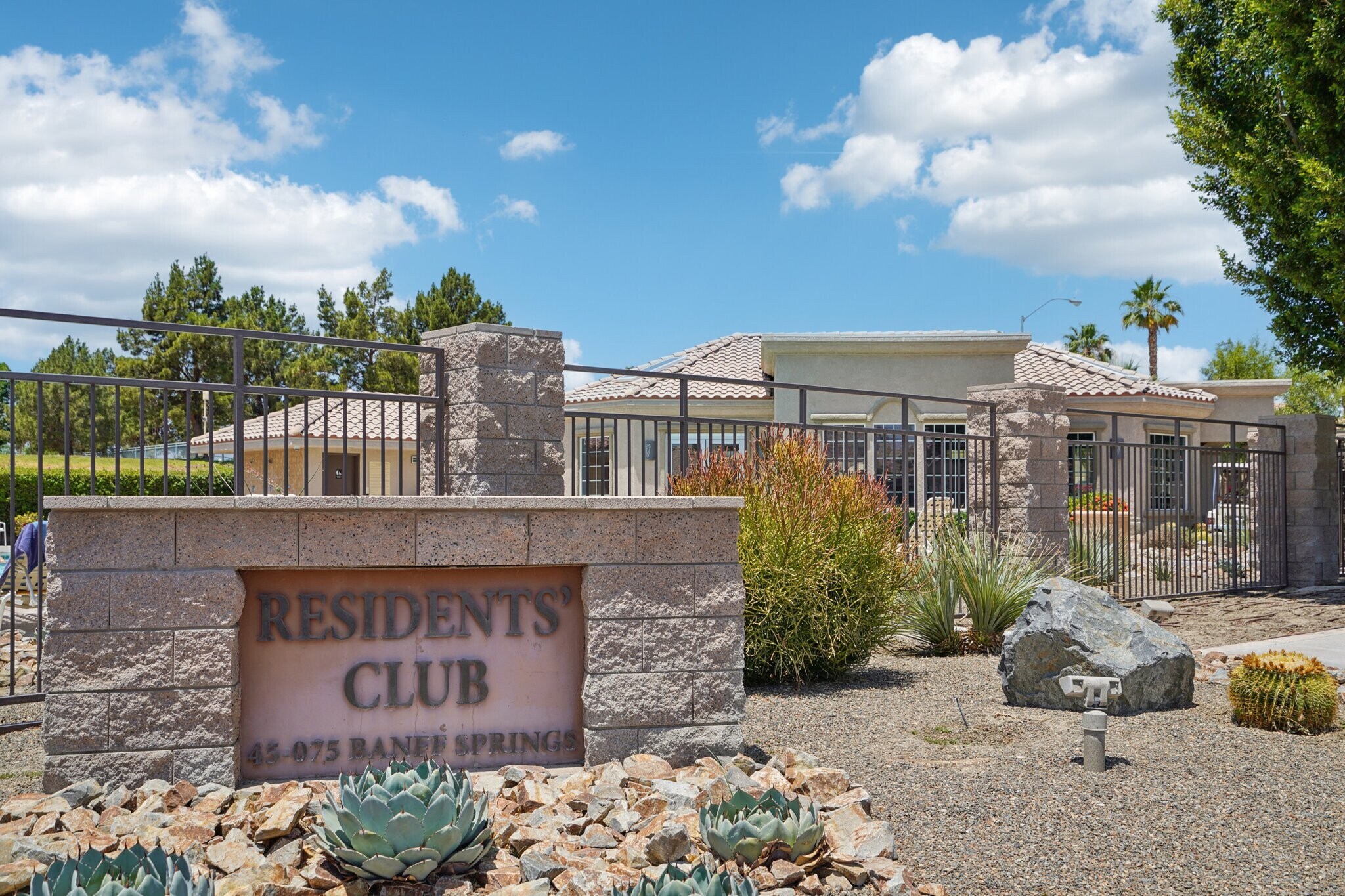 Building Photo - 45138 Shaugnessy Dr