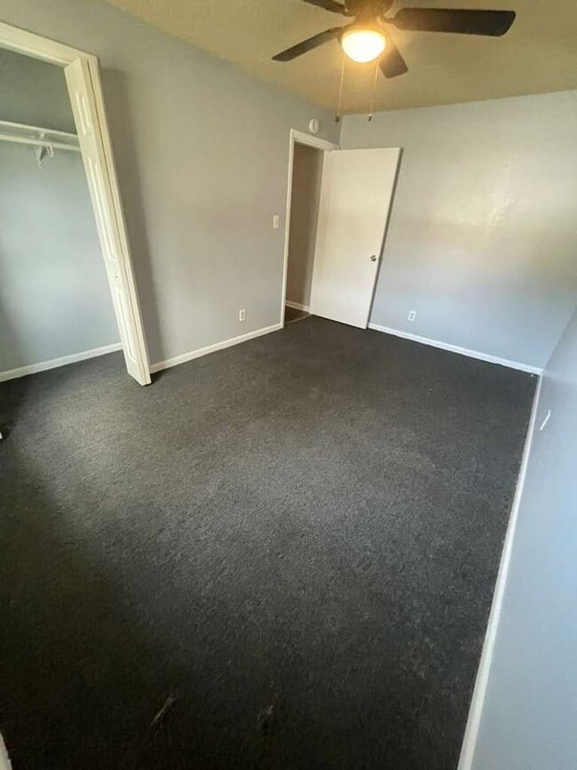 Building Photo - Cute and Cozy 2/1 in Mulberry- Apply FOR FREE now!!