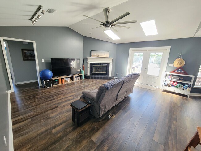 Building Photo - 3902 India Cove