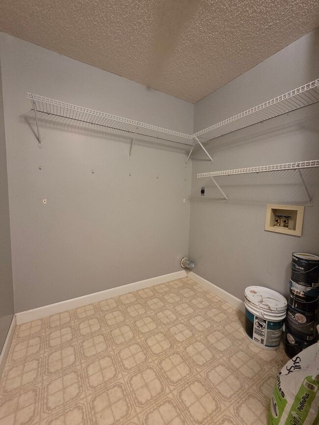 Building Photo - Gorgeous Corner lot Home for Rent!