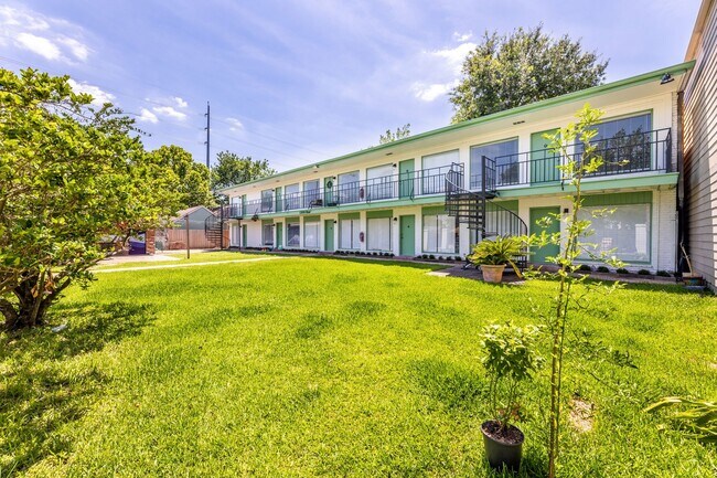 Building Photo - 1309 Blair St