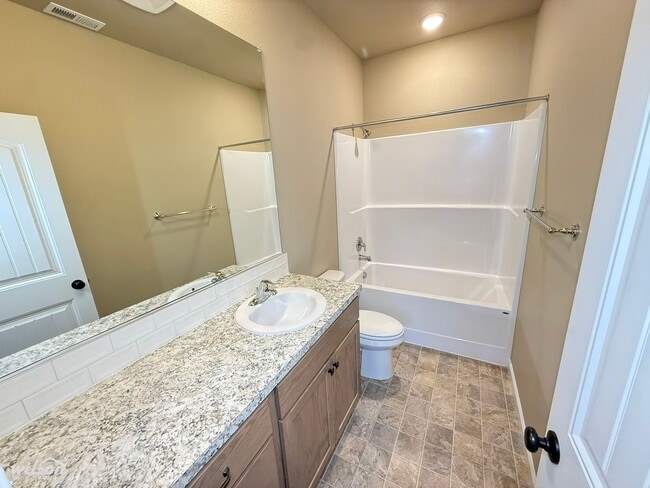 Building Photo - Modern 3-Bed Moxee Home with Huge Fenced Yard & Covered Patio