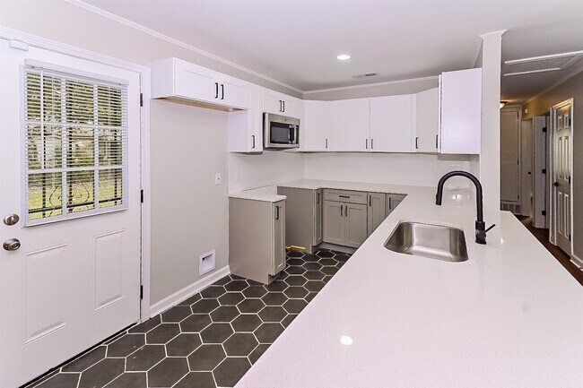 Building Photo - 1776 Tahiti Ln