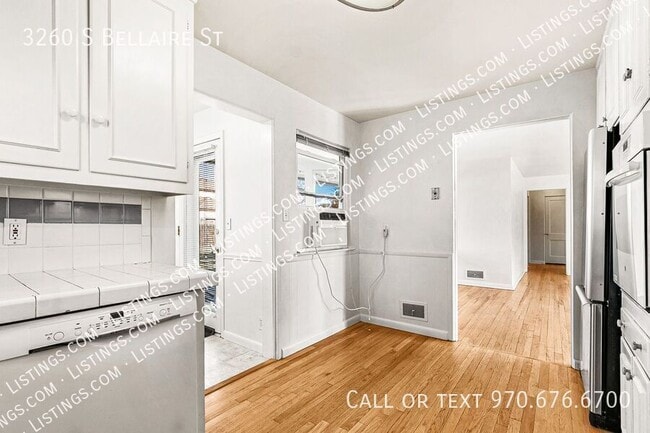 Building Photo - 3260 S Bellaire St