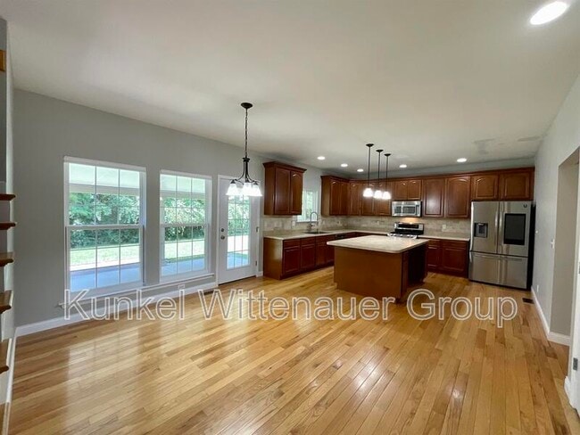 Building Photo - 3014 Roan Hill Dr