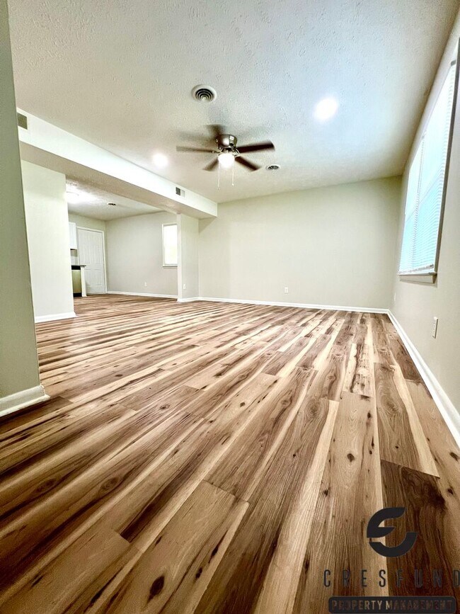 Building Photo - 3529 Torbay Dr