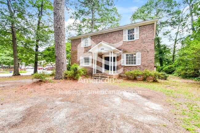 Building Photo - 2894 Elm St