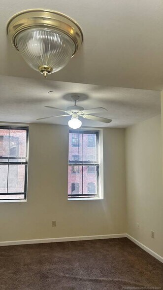 Building Photo - 59 Washington St