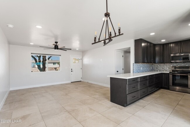 Building Photo - 2150 Lake Havasu Plaza