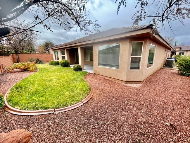 Building Photo - Lovely Pet-Friendly 4-BR Home in Ivins