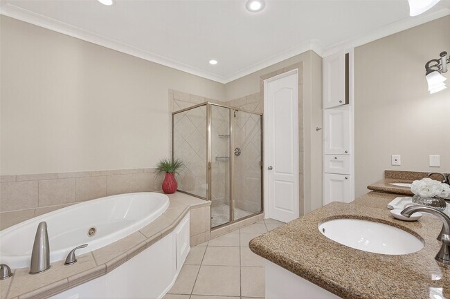 Building Photo - 105 Detering St