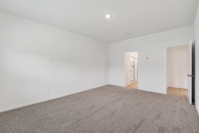 Building Photo - 407 Robin Ct