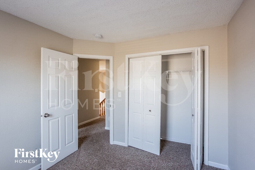 Building Photo - 5967 Liverpool Ln