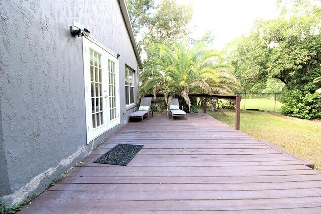 Building Photo - 10005 Cypress Meadows Ln