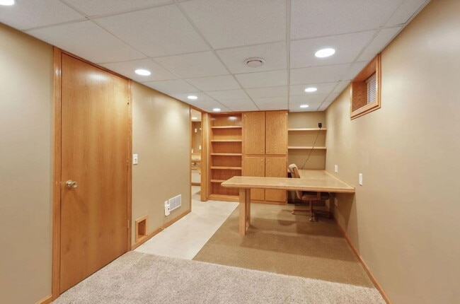 Building Photo - 4539 Bloomington Ave