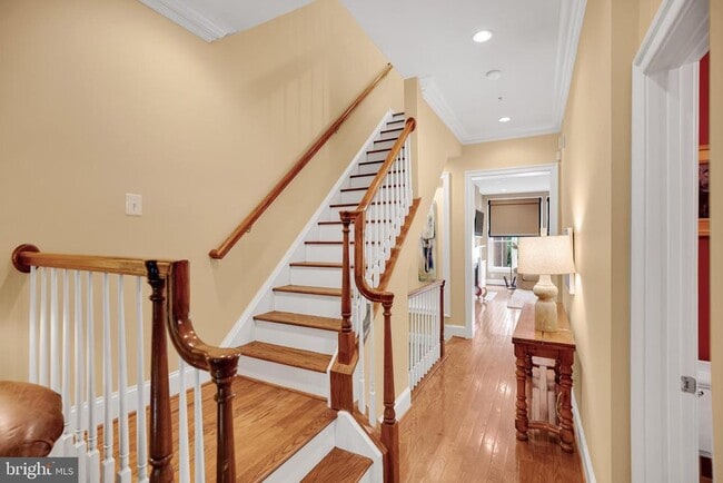 Building Photo - 714 Bracey Ln