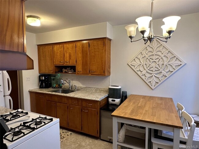 Building Photo - 20 Fisher Ave