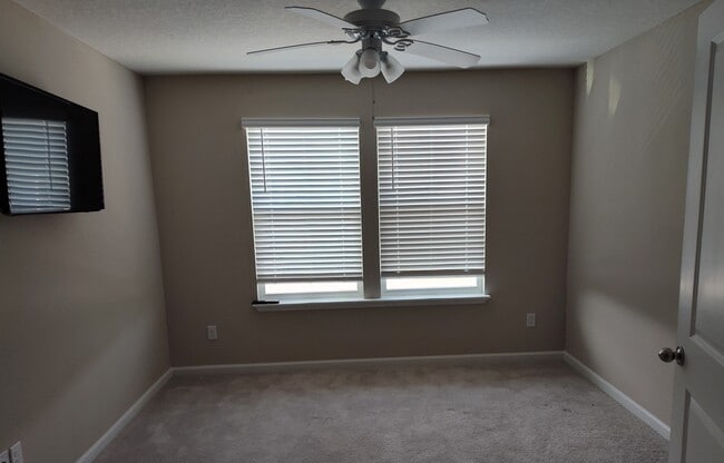 Building Photo - 38 Appleton Ct