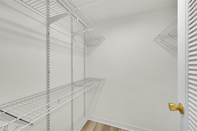 Building Photo - 23 Abbey Ln