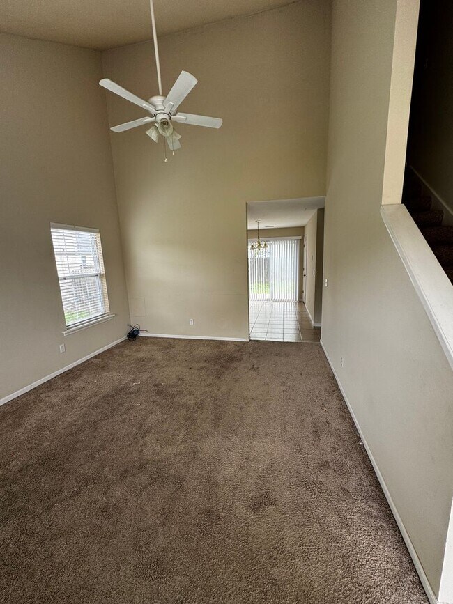 Building Photo - 460/462 Chris Dr.