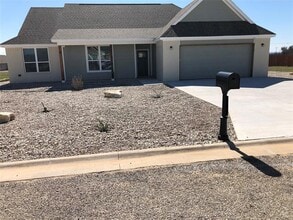 Building Photo - 1028 CR 327