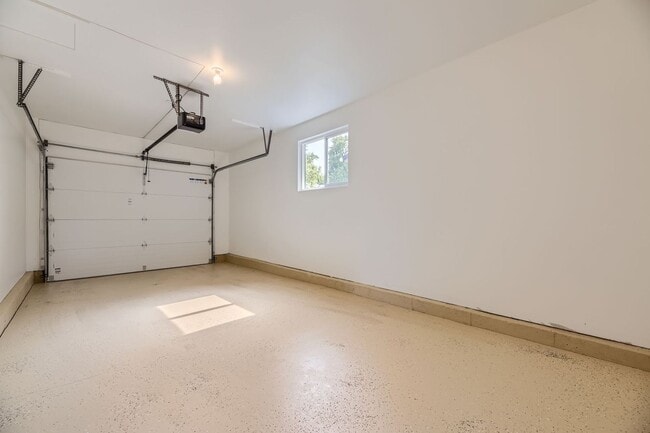 Building Photo - 1505 Findlay Way