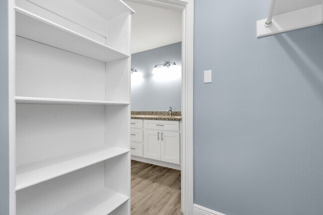 Building Photo - 3514 Summit Ln