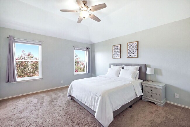 Building Photo - Updated home on a corner lot in a gated community!