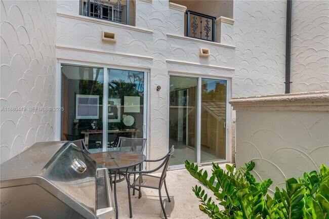 Building Photo - 2514 Fisher Island Dr